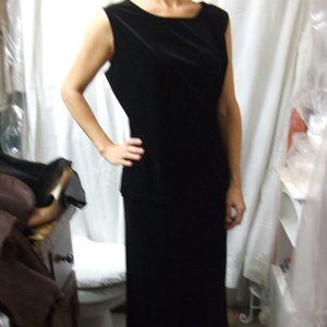 NOTATIONS HOLIDAY BLACK VELVETY TOP AND SKIRT